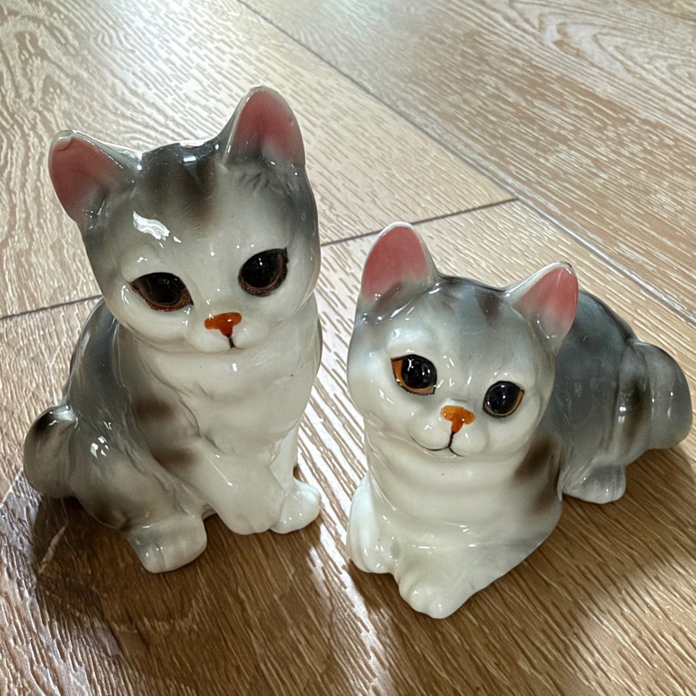 Vintage Napcoware Ceramic Cat Salt Pepper Shakers Gray White Japan Kittens MCM